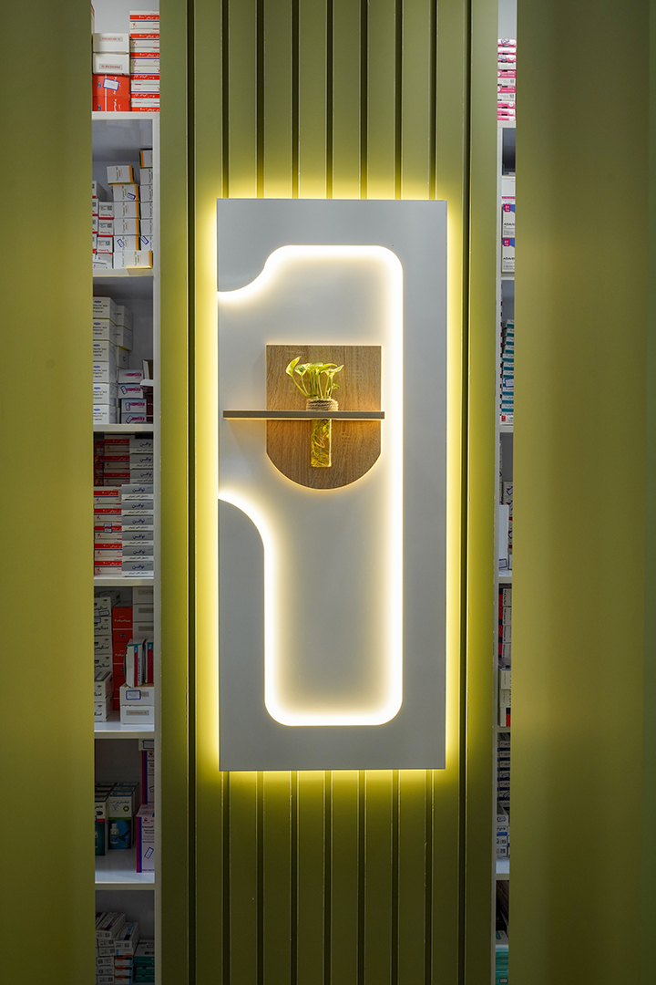 sara-safari-drugstore-1404-(3)