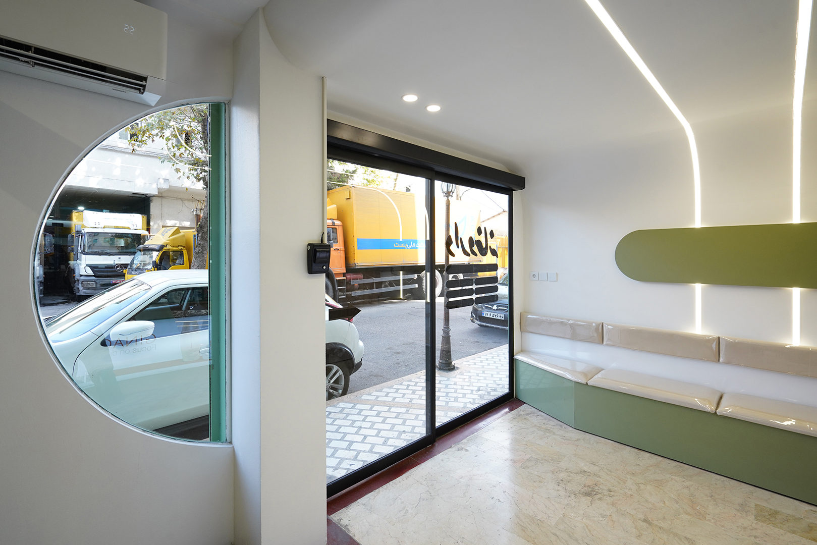 sara-safari-drugstore-1404-(9)